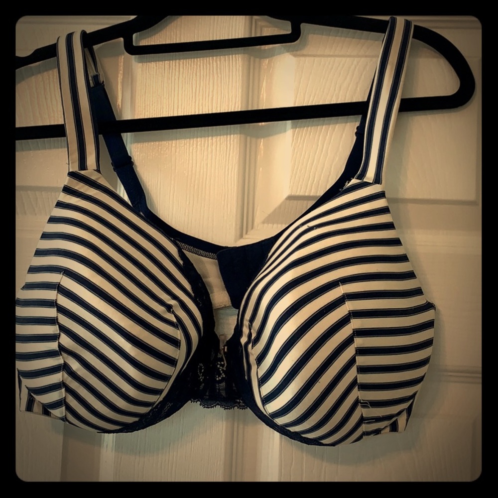 Cacique bra size 40D